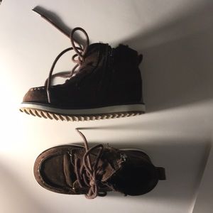 Brown toddler boy boots